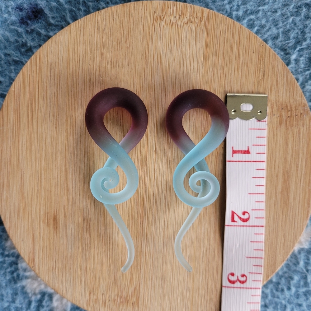 Aqua/Dark Purple Frosted Glass Curled Hangers | 0G/8mm - Picture 3 of 3